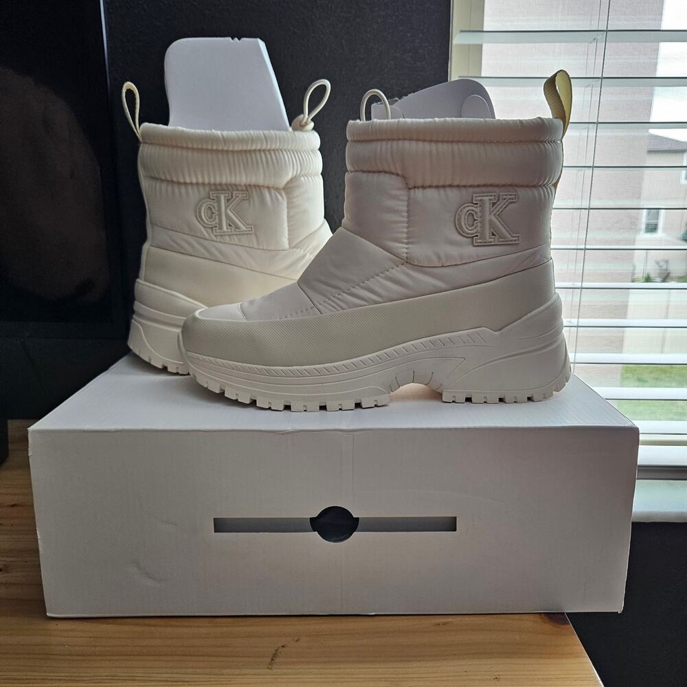 Calvin Klein Nelsa Boots Minimal Chunky Ankle Booties Size 8.5